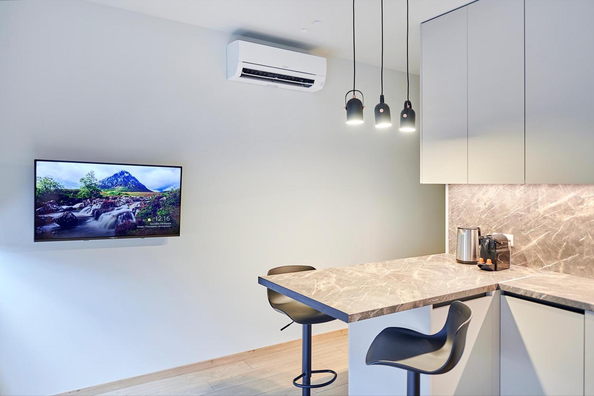City-Center Apartment In Vibrant Monastiraki, 아테네 외부 사진