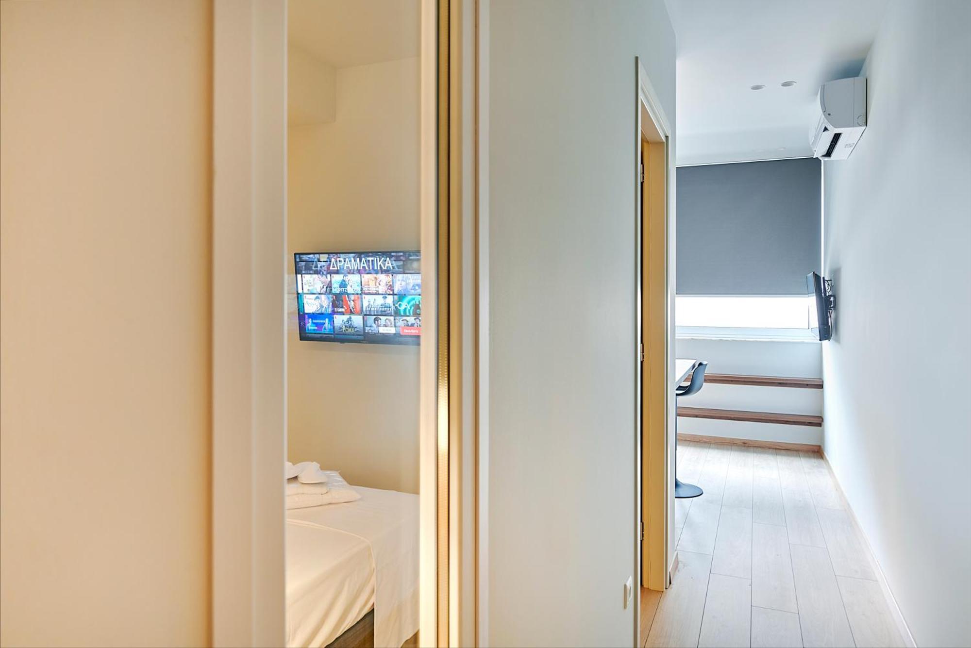 City-Center Apartment In Vibrant Monastiraki, 아테네 외부 사진